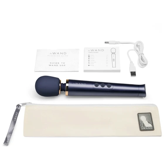 Le Wand Petite Rechargeable Wand Massager — Navy Blue – Image 5